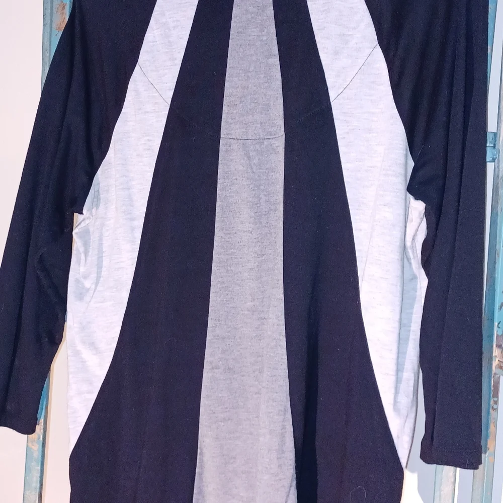 LIZ CLAIBORNE  Women's Black And Gray Knit Top XL